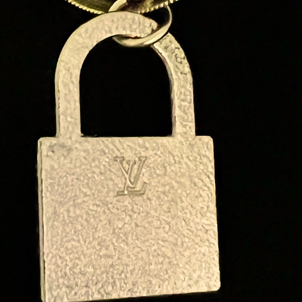 Elegant Gold Iridescent Crystal Padlock LV Charm with Necklace - Picture 4 of 5